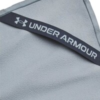 1383490 Performance Towel . UNDER ARMOUR